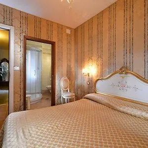 https://san-maurizio.hotelslidodijesolo.com